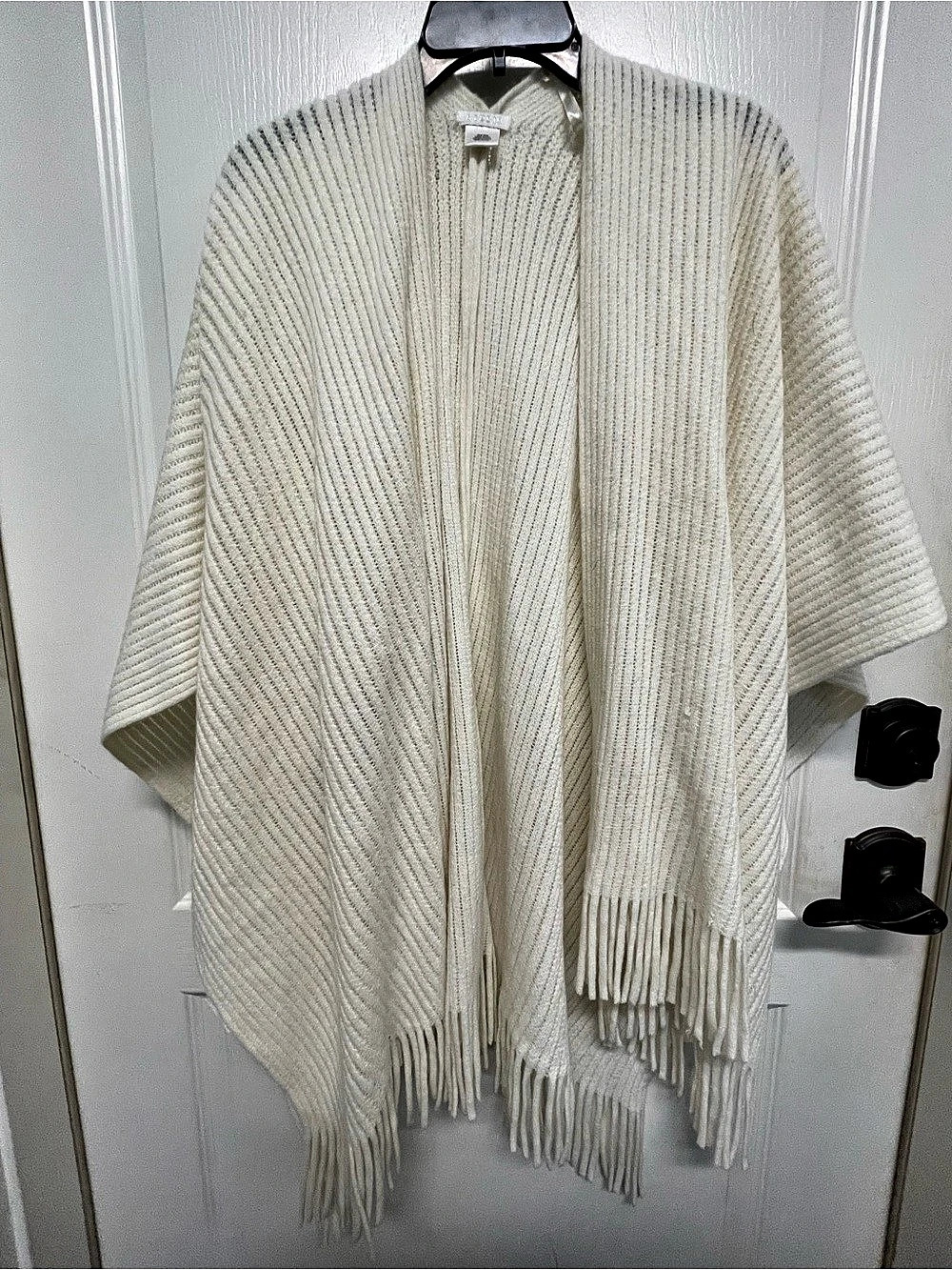 STUDIO Cream Knit Fringed Shawl